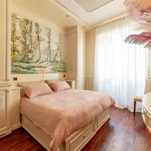  Bed & Breakfast Downtown Luxury - Termini Train Station Italia
